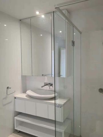 LUXURY 2-BEDROOM APARTMENT IN TOP RYDE WITH CITY VIEWS - Photo 3