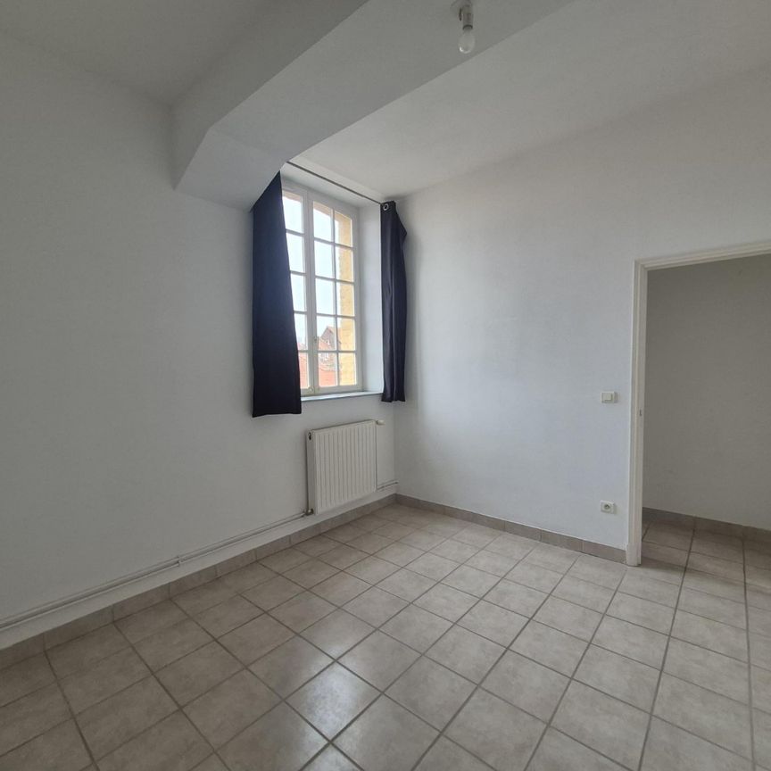 Location Appartement 3 pièces 61m² ST OMER 62500 - Photo 1