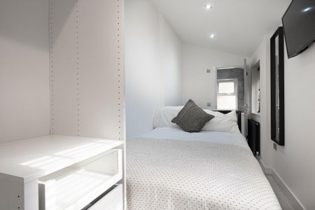 6 bedroom house to rent - Photo 2