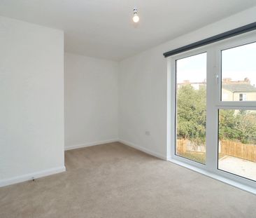 2 bedroom terraced property to rent - Photo 4