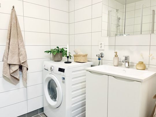 Aseavägen 9, Häggvik - Photo 1