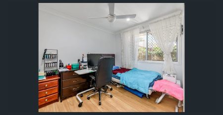 Easy Coastal Living with Privacy, Comfort & Secure Parking - Photo 5