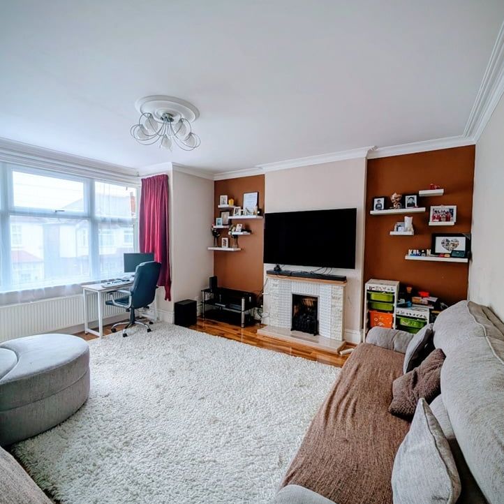 2 Bed Maisonette, Radnor Road, HA1 - Photo 1