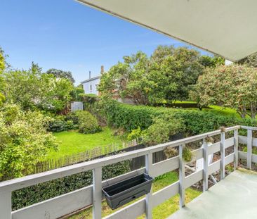 Bright and Inviting - Photo 4