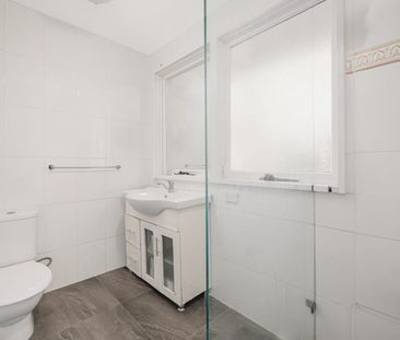 Comfortable 3-Bedroom Home in a Quiet Bidwill Location!! - Photo 6