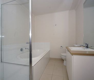 28 Newport Drive, Mulgrave - Photo 6