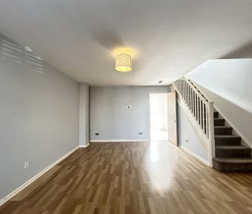 3 bedroom link detached house to rent - Photo 5