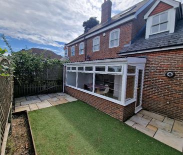 5 bedroom semi-detached house to rent - Photo 2