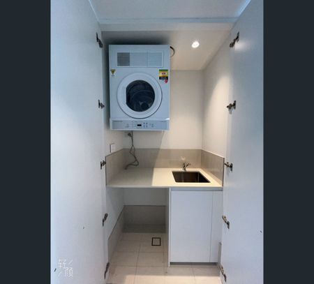 Fully Furnished-L15/301 Botany Rd, Zetland, NSW 2017 - Photo 3