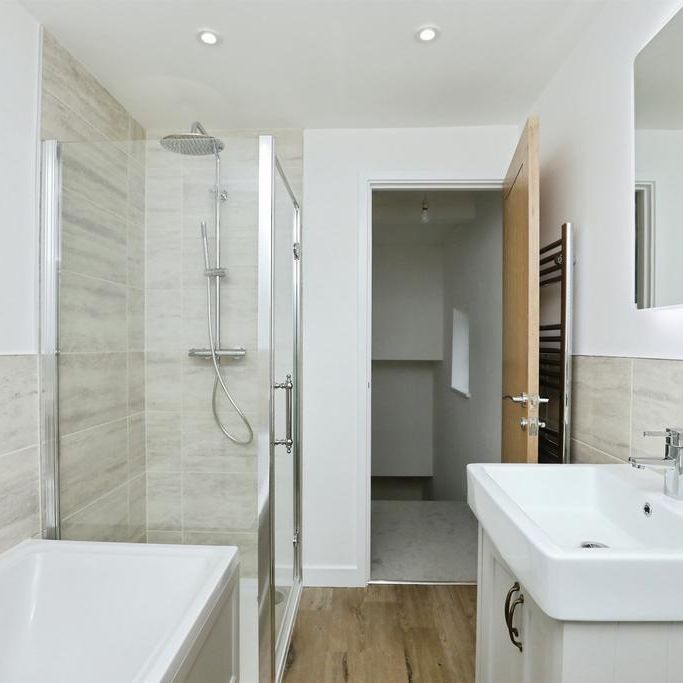 2 bedroom house to rent - Photo 1