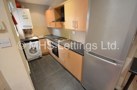 Room 3, 36 Hartley Grove, Leeds, LS6 2LD - Photo 3