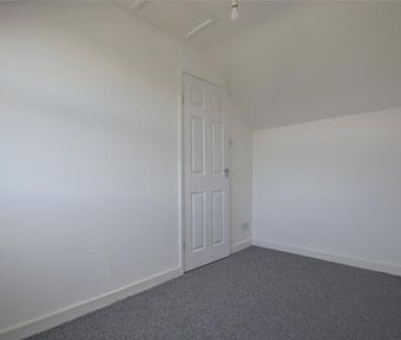 2 bedroom penthouse to rent - Photo 3