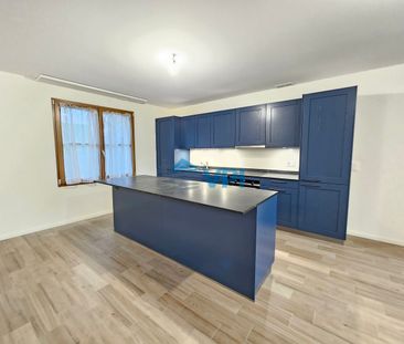 Superb semi-detached 6-room villa with private terrace and garden in B - Foto 2