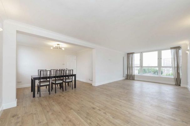 3 bedroom flat to rent - Photo 1