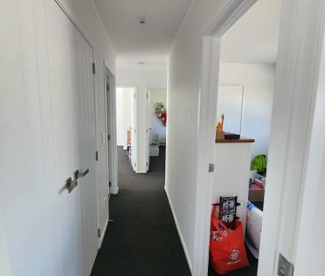 Lovely Four Bedroom Home - Papamoa - Photo 2