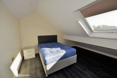 1 bedroom Flat in Woodsley Road, Leeds - Photo 2