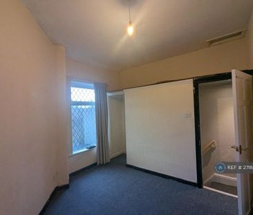 2 bedroom end of terrace house to rent - Photo 5