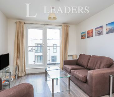 1 bedroom apartment to rent Bradfield Close, Woking, GU22 - Photo 3