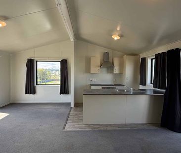 Cannons Creek 3 bedroom - Photo 3