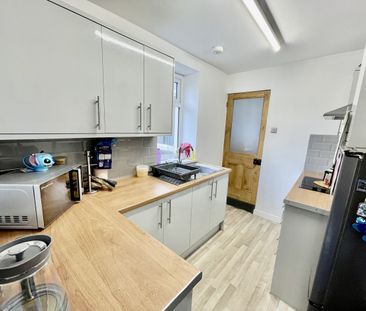 Augustus Street, Ynysybwl, Pontypridd - Photo 2