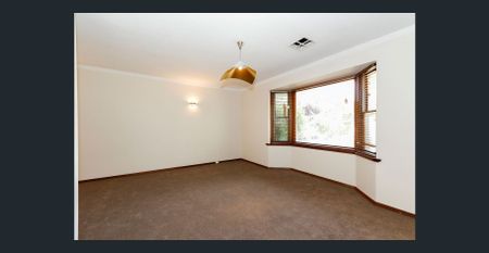 3 BEDROOM, 1 BATHROOM HOUSE IN GREENMOUNT! - Photo 4