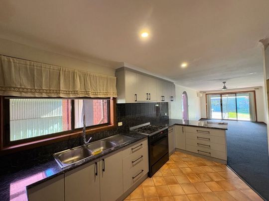 Great Size Family Home! - Photo 1