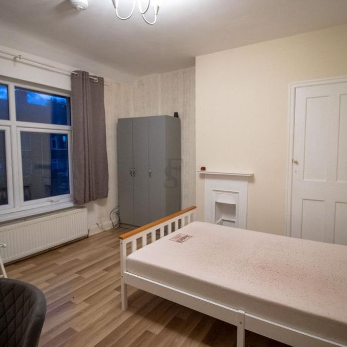 1 bedroom in a house share to rent - Photo 1