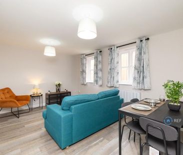 2 bedroom flat to rent - Photo 2