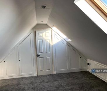 3 bedroom detached house to rent - Photo 3