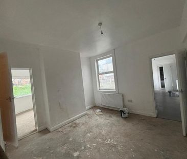 2 bedroom maisonette to rent - Photo 6