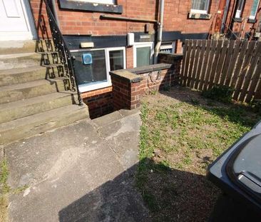 Beechwood Grove, Burley, Leeds, LS4 - Photo 3