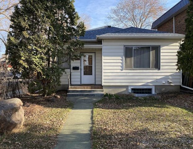 STUDENT HOUSING - Rooms for Rent Whyte Avenue | 10050 83 Avenue Northwest, Edmonton - Photo 1