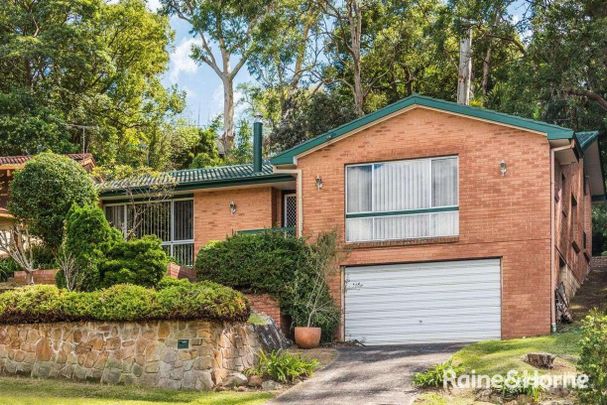 Hillside Charm with Space, Comfort & Valley Views - Photo 1