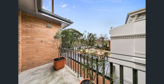 Wake Up And Smell The Coffee! - Photo 1