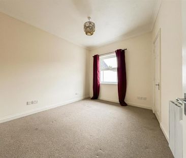 2 bedroom end of terrace house to rent - Photo 6