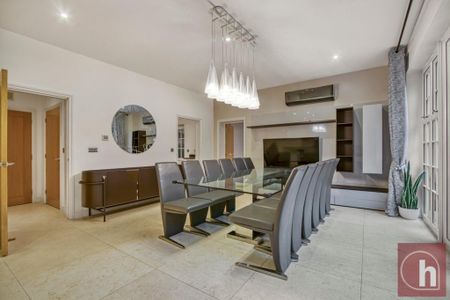 6 bedroom detached house to rent - Photo 2