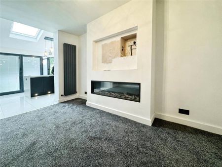 3 bedroom semi-detached house to rent - Photo 2