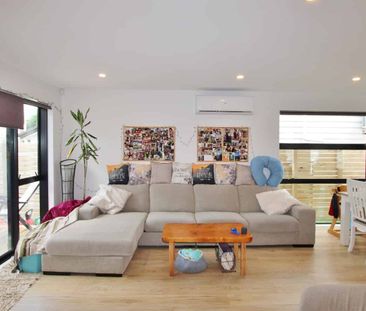 Stylish, Executive Family Home - Photo 3