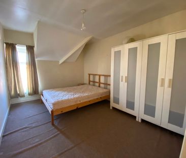 Flat 4 292 Newport Road, Cardiff CF24 1RS - Photo 2