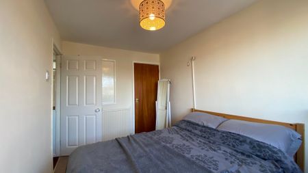 Roughmoor Crescent, Taunton, Somerset - Photo 3