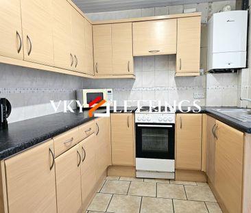 4 bedroom terraced house to rent - Photo 2