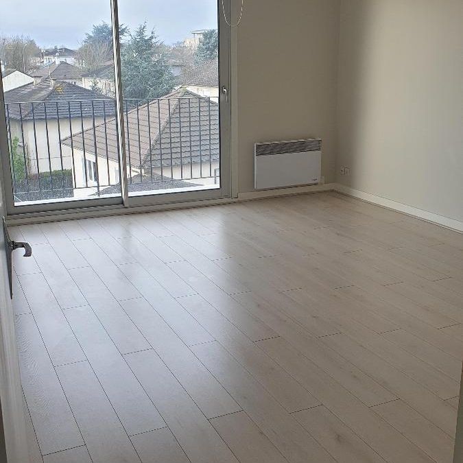 Location Appartement 2 pièces 49m² POITIERS 86000 - Photo 1
