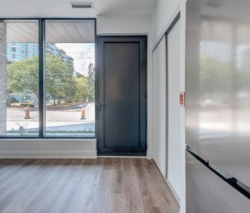 For Lease - 88 Agnes Street, Mississauga, Ontario - Photo 1