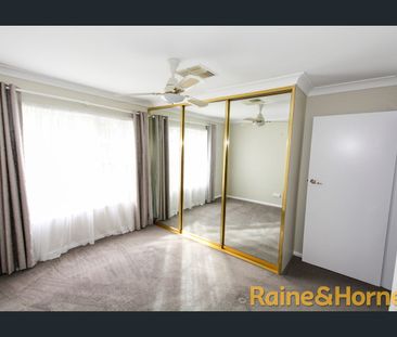 Family Home in convenient location - Photo 2