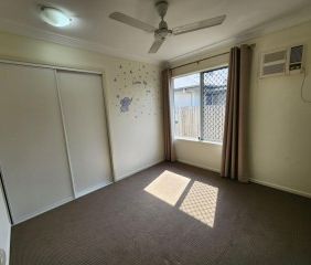 Charming Family Home in the Heart of Kirwan - Photo 5