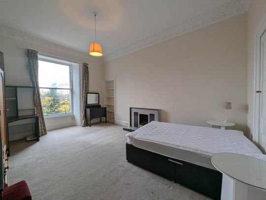 4 bedroom flat to rent - Photo 1