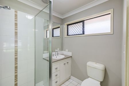 4 Bedroom Family Home! - Photo 3