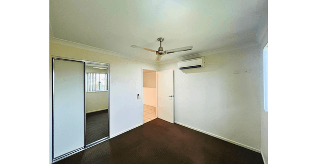 SPACIOUS & MODERN TOWNHOUSE - AVAILABLE NOW - Photo 1