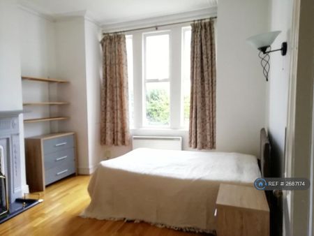 3 bedroom maisonette to rent - Photo 3