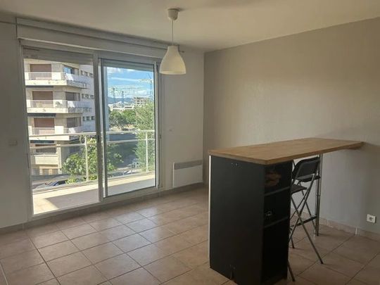 Location Appartement 2 pièces MARSEILLE 9ème - Photo 1